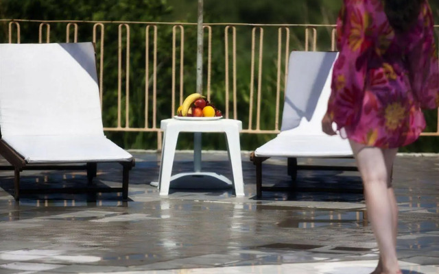 Manolis Family Hotel
