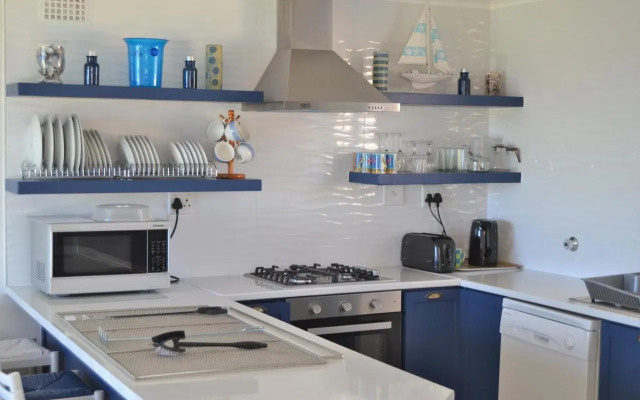 Hermanus Beach Club - St Tides House 19