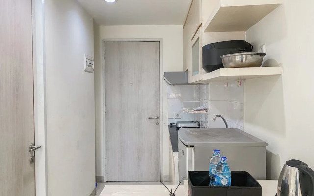 Modern Look and Restful Studio at Azalea Suites Apartment