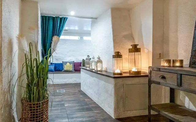 Appealing Vacation Home With Free Breakfast