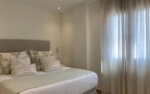 Sitges Spaces Oasis Suites- 4 Bedroom, 4 Ensuite Bathrooms, Terrace, Pool, Sitges Centre