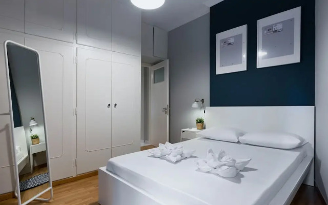 Central Newly Renovated Apartment in Athens 64m²