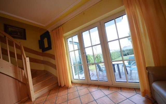 Eck-Reethaus-Sturmhaube