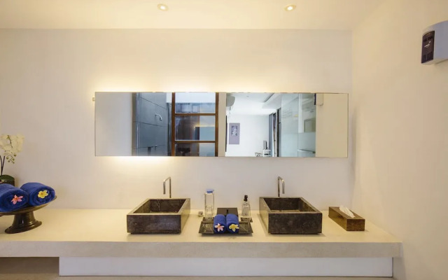 Villa Aqua