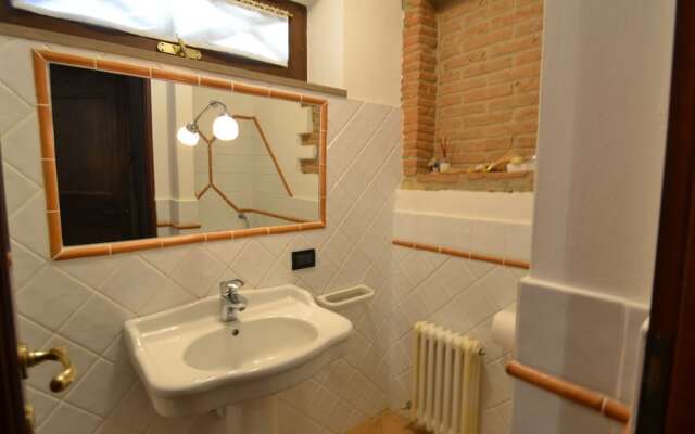 Charming Villa in Suvereto with Hot Tub