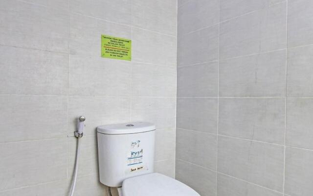 Spot On 91523 Kenari Guesthouse