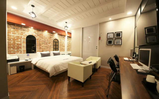 Premium AVA Hotel Sasang