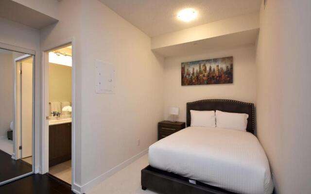 Royal Stays Furnished Apartments - Missisauga City Centre