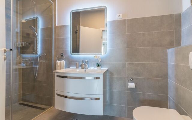 Luxurious Suites Elegance