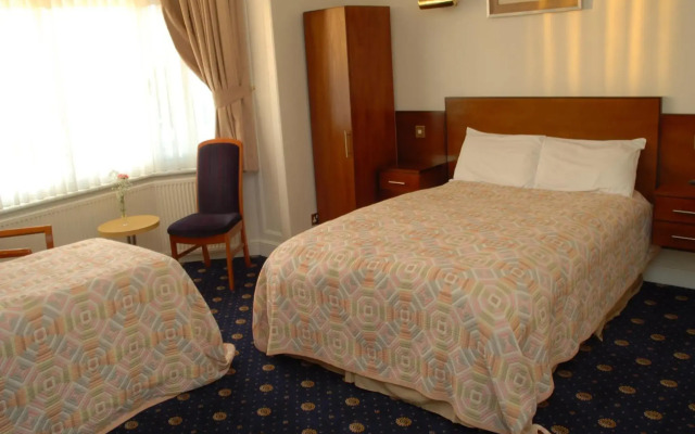 Gatwick Cambridge Hotel