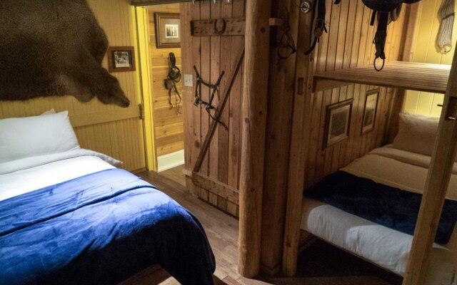 Blue Mountain Lodge Bed & Breakfast