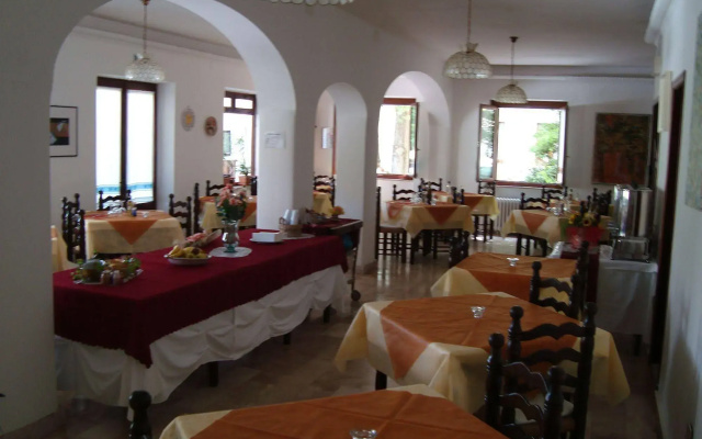 Hotel Sandalyon