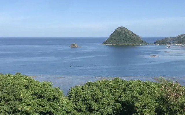 Paradise Garage Komodo Villa