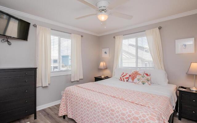 Just Beachy by Oak Island Accommodations