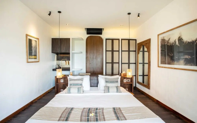 Majestic Private Villa 6 Br Canggu With Staff