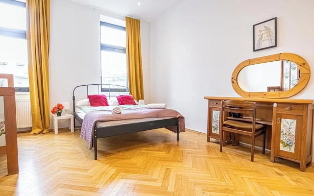 Cozy Room Near U6 Dresdner Subway Line