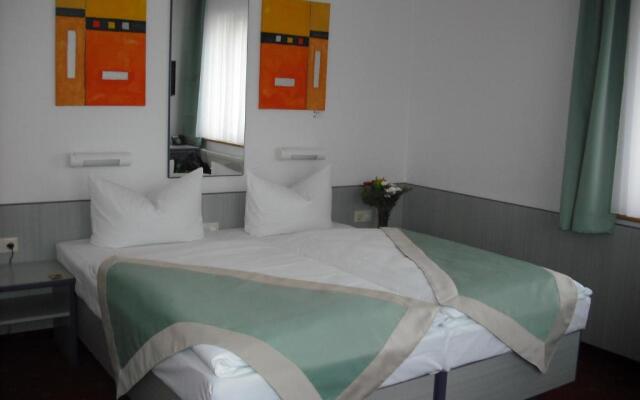 Port Inn Hotel Eichwalde