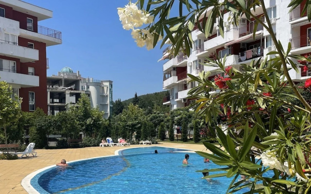 kalina private apartments in Marina View