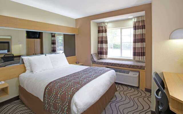 Microtel Inn by Wyndham Charlotte/University Place