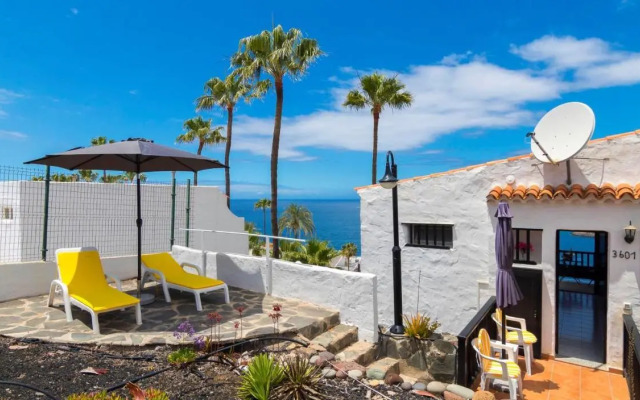Sunset Dream Bungalow with balcony sea view.