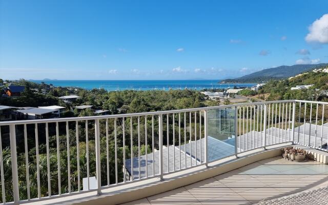 Grand Mercure Azure Sea Whitsundays
