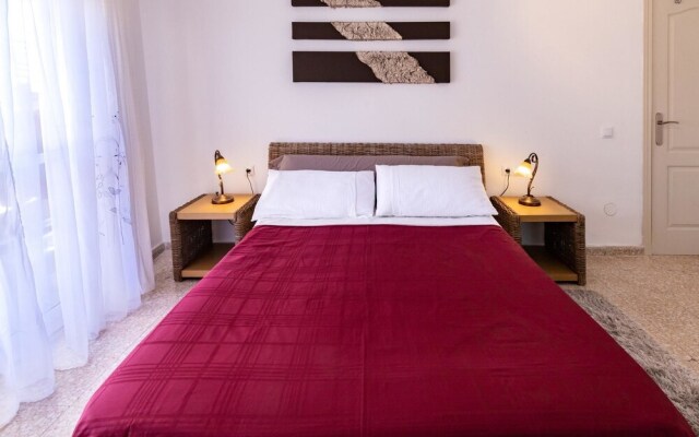 Fuengirola Centre - Modern 2BR Apartment -one Step to Everything