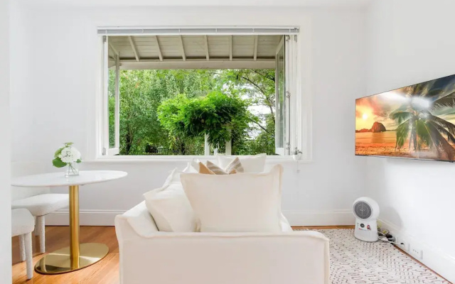 Cosy Inner West Studio With Courtyard