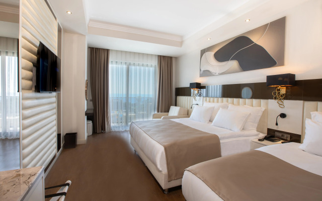 Serenity Queen Hotel