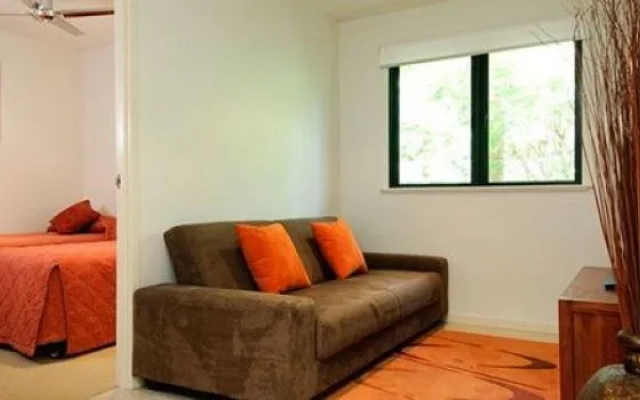 Cairns Beach Holiday Apartment – Guest Rooms – Cairns
