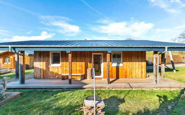 Quaint Chalet in Harreberg with Garden