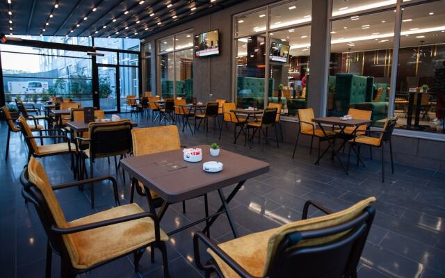 Doanesia Premium Hotel & Spa