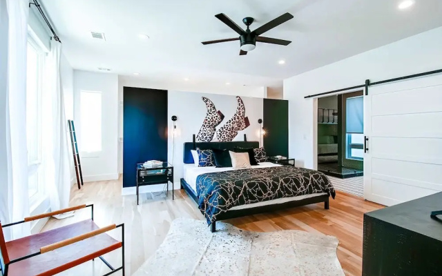 Close to the Gulch - Book Today