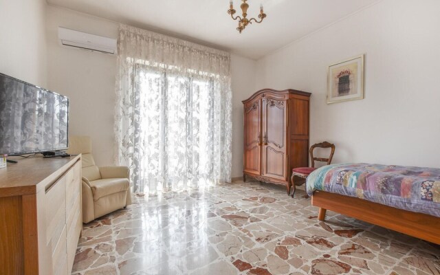 Stunning Apartment in Giarre With Wifi and 2 Bedrooms