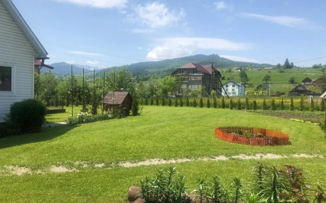 Wodden Cottage in Yasinya