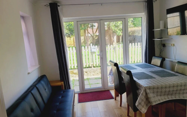 Rusper Retreat - Spacious Home Near Gatwick