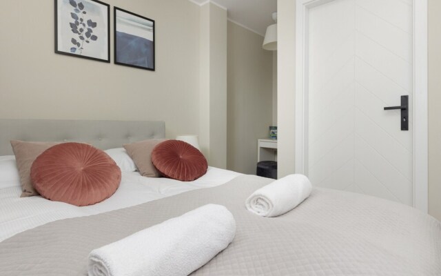 Pet Friendly Apartment by Renters
