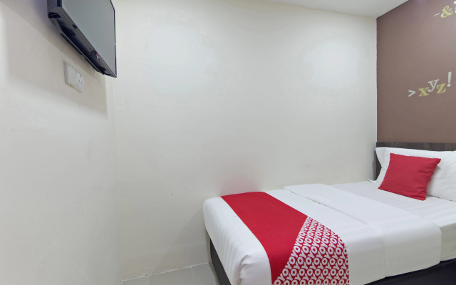 Super OYO 326 Tc Hotel