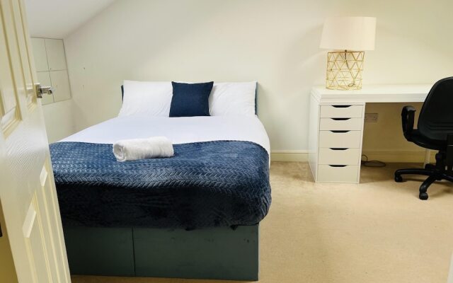 Charming 3-bed House in Levenshulme, Manchester