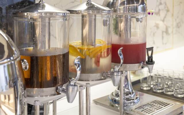 Miracle Luxury Hotel