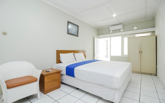 Rossan Villa – Guest Rooms – Bandung