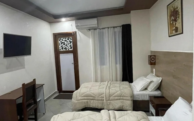 Hotel Mh