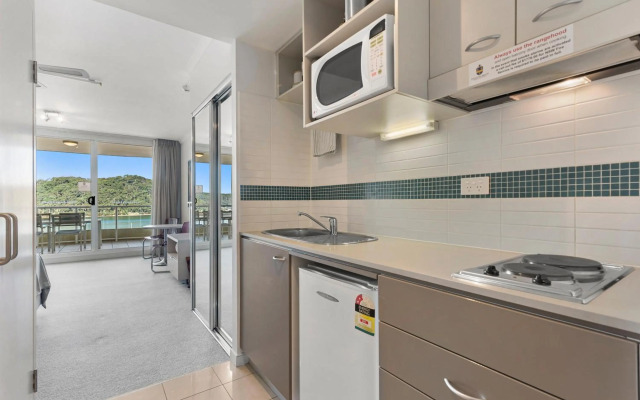 BASE Holidays - Ettalong Beach Premium Apartments