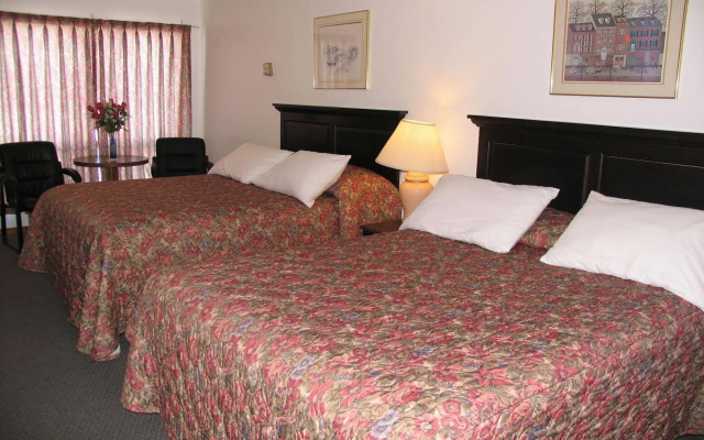 Seven Oakes Motel