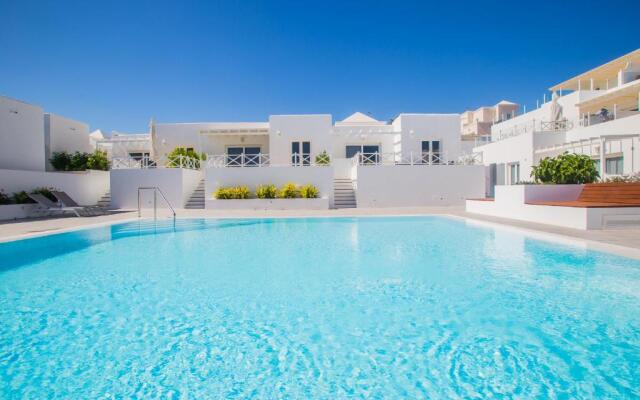 Flower Beach Suite 1