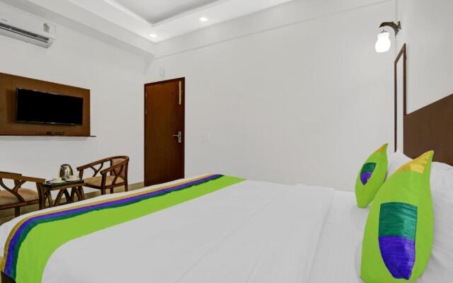 Treebo Noida Grand