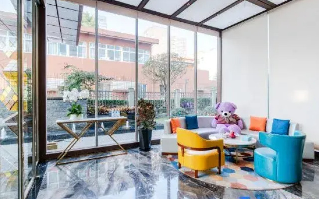 Jinju Hotel (Chengdu Financial City Yintai Center in99)