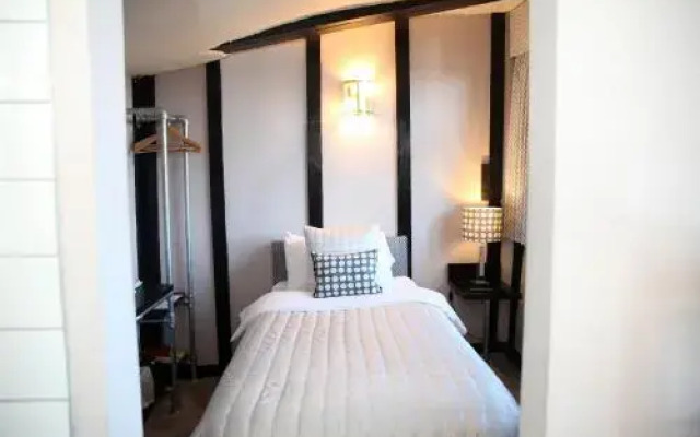 Crown Hotel