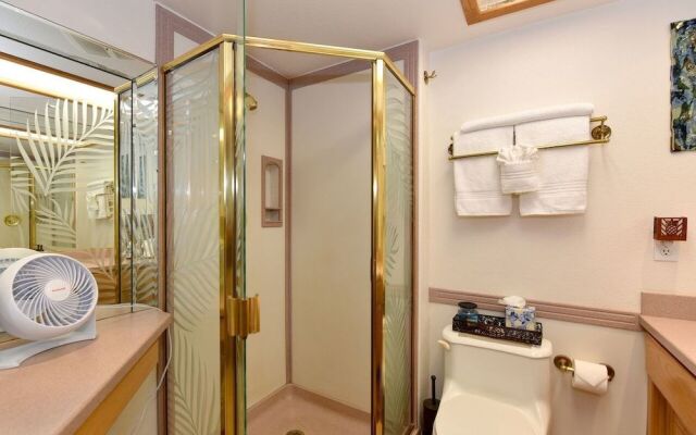 Kahana Reef 303 by RedAwning
