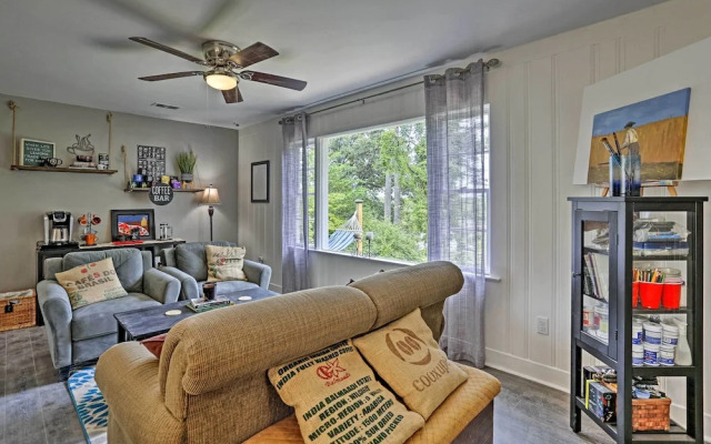 Family-friendly Escape ~ 6 Mi to City Center!