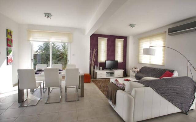 Protaras Villa Chateau Blanc - Platinum Collection